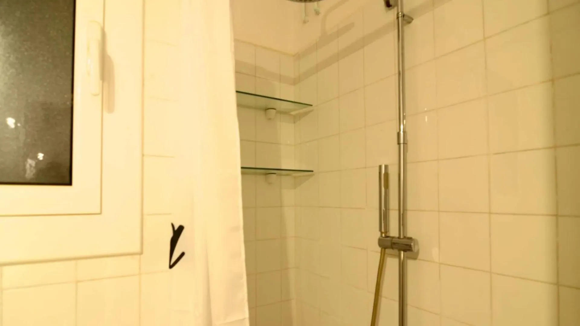 The Apartment In Pals Has 1 Bedroom 0*,