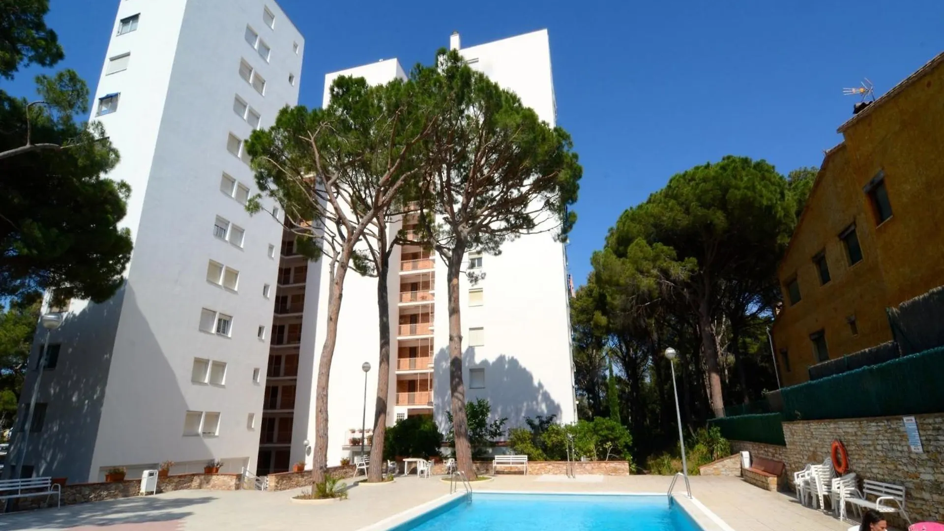 The Apartment In Pals Has 1 Bedroom Spain