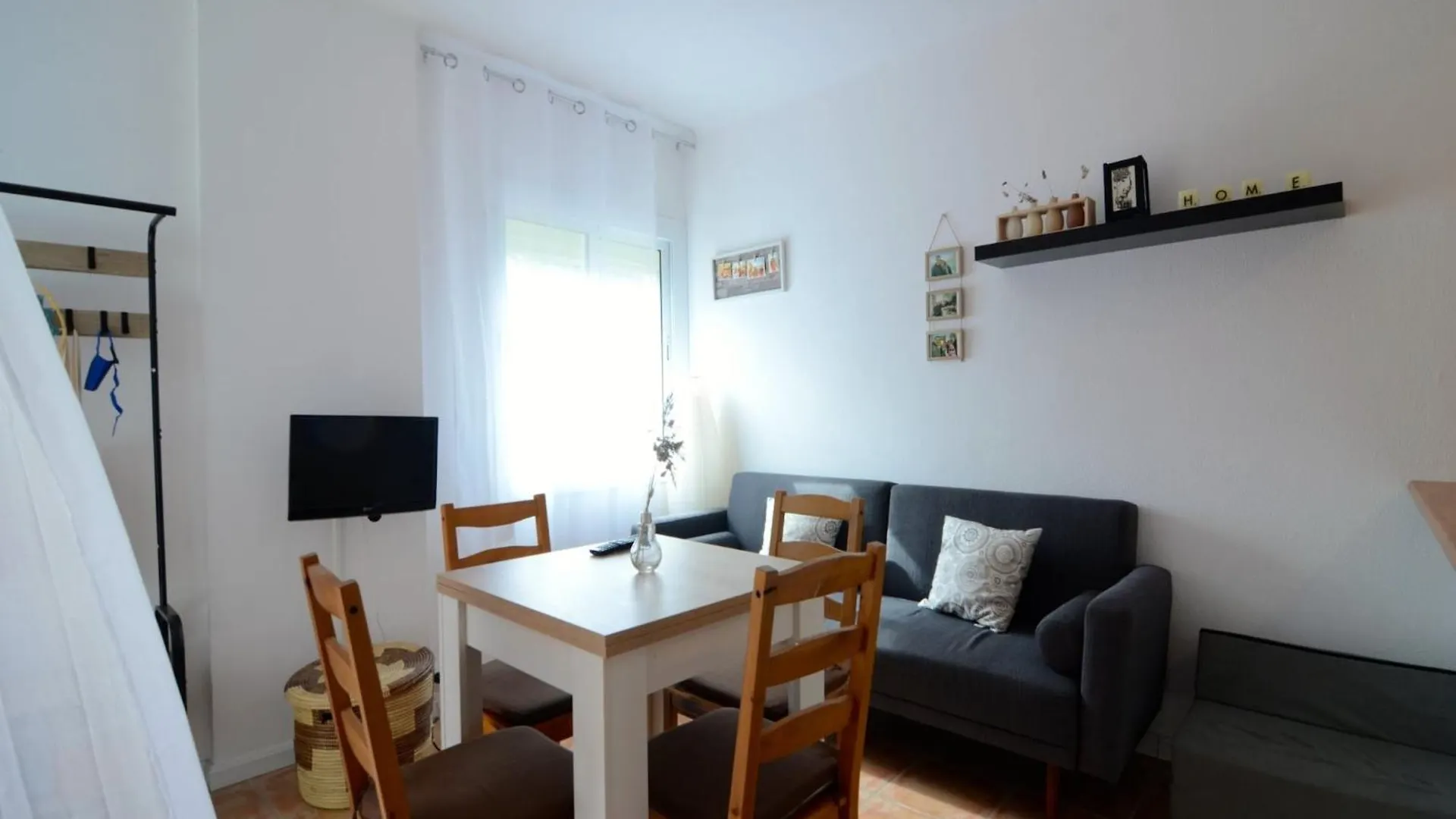 The Apartment In Pals Has 1 Bedroom